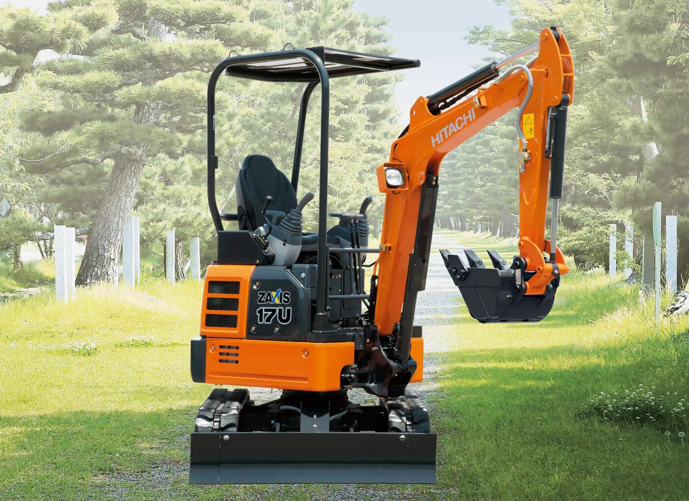 Minikoparka Hitachi z parku maszyn APPEX w Łoniowie